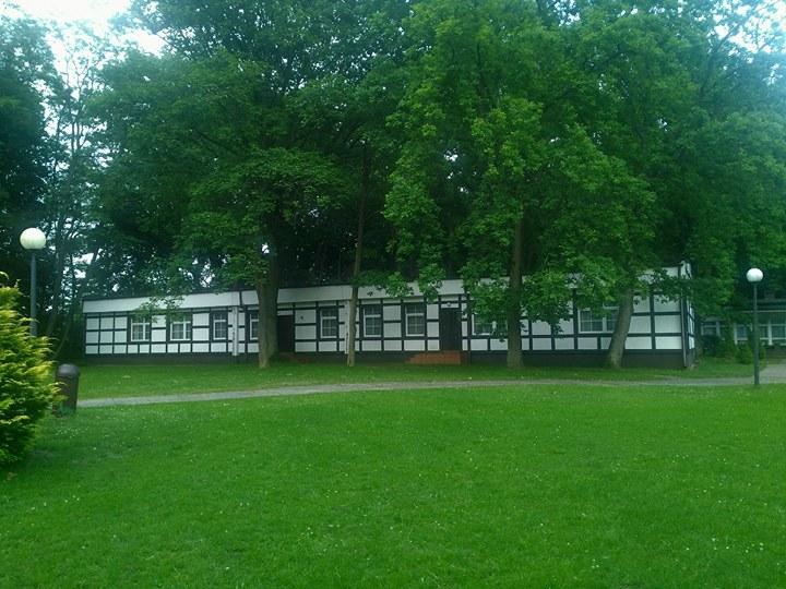 Hostel Dworek Osiecki Koral Osieki  المظهر الخارجي الصورة