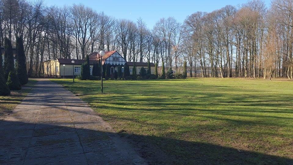 Hostel Dworek Osiecki Koral Osieki  المظهر الخارجي الصورة