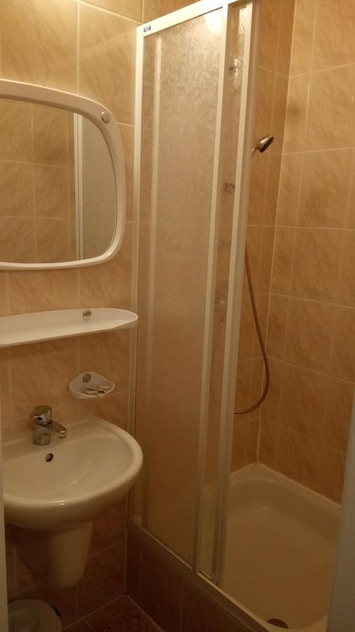 Hostel Dworek Osiecki Koral Osieki  المظهر الخارجي الصورة