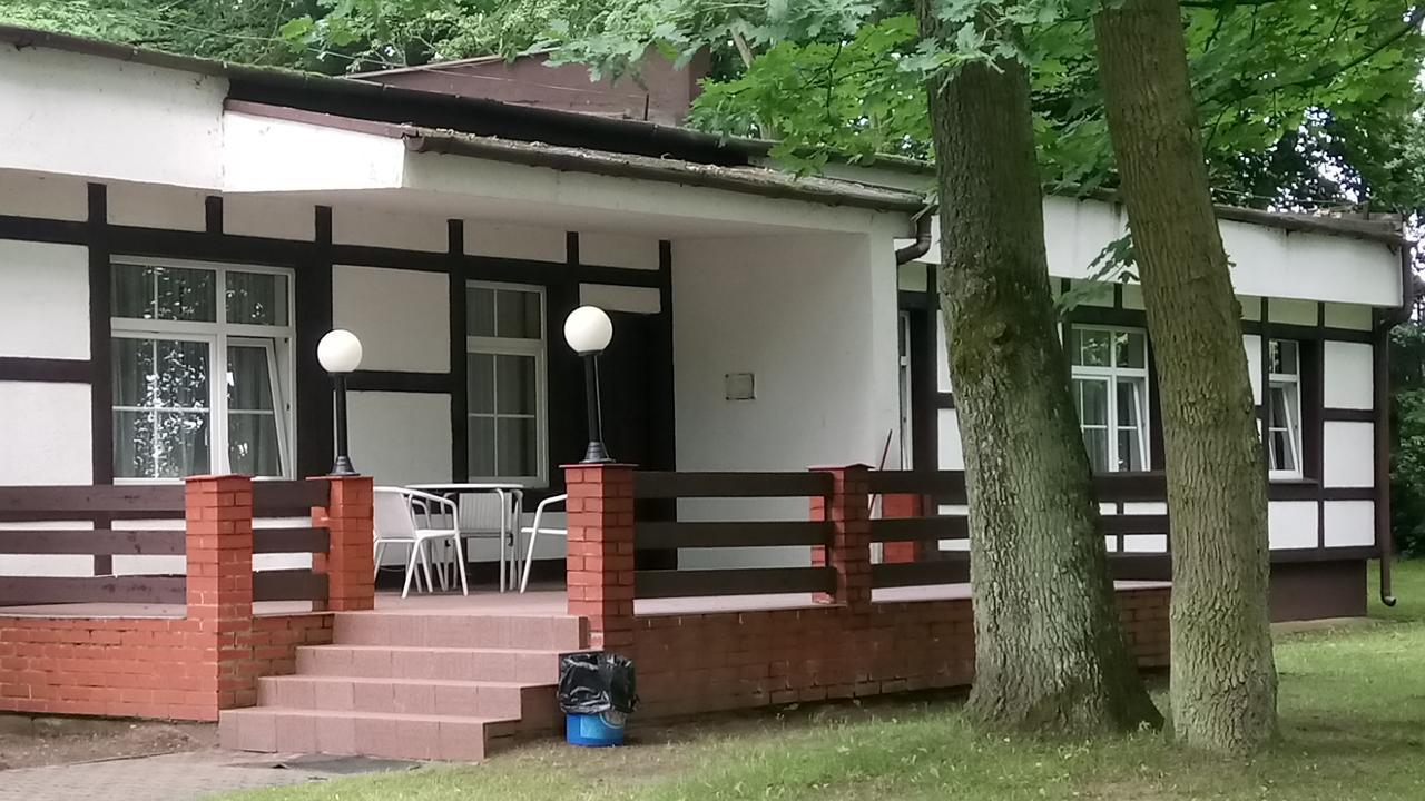 Hostel Dworek Osiecki Koral Osieki  المظهر الخارجي الصورة